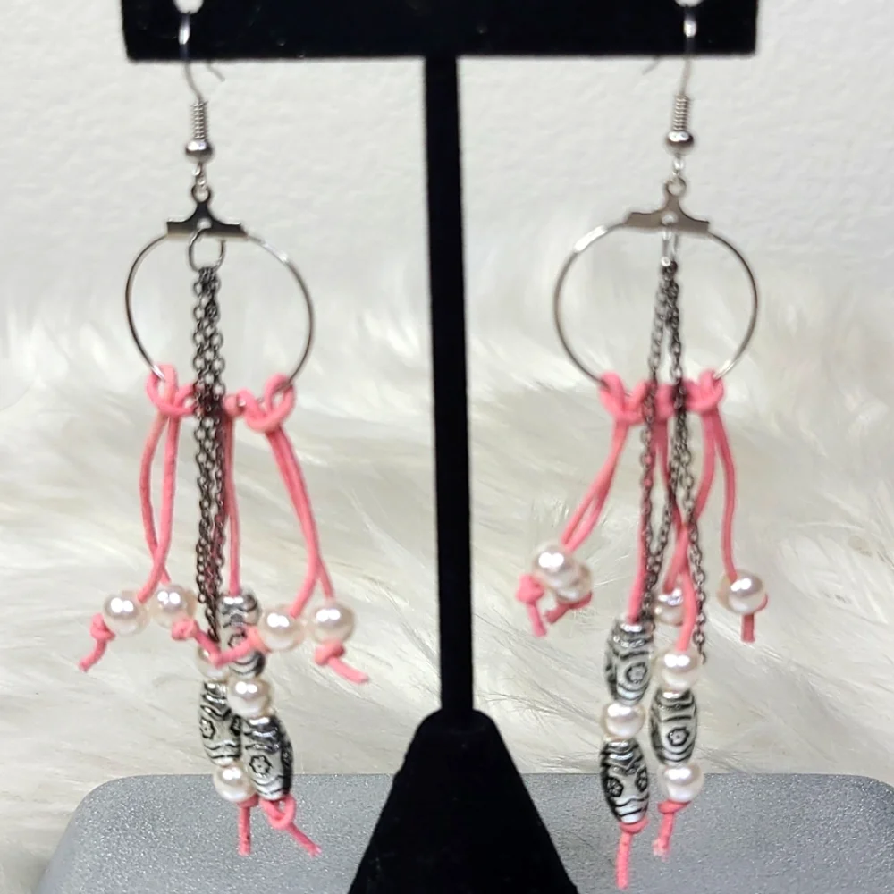 Dream Catcher Earrings Pearls Pink Dangle Handmade Statement Silver Tone New - Picture 4 of 4